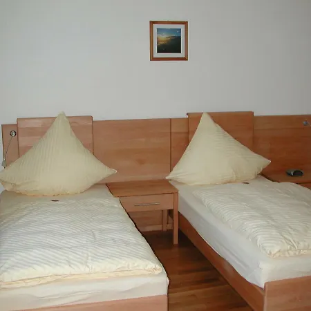 Gaestehaus Im Tal 18 3*